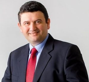 trainer si coach Radu Nechita autor carti Catre leadership prin management Vanzarea consultativa